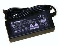 Canon CA-570 - kompaktní nabíjecí adaptér pro HF G26/G50/XC10/XA11
