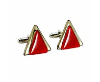 Manžetové knoflíčky červené, ručně vyrobené z českého skla zdobeného platinou, originální dárek pro muže, trojúhelníkový tvar