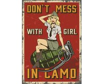 Plechová cedule In Camo Velikost: A4 (30 x 20 cm) A4 (30 x 20 cm)