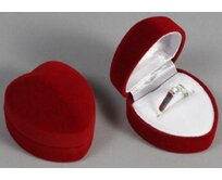 Sametová krabička na šperky - červené srdíčko