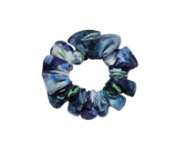 Ebbie Scrunchie gumička - MODRÉ LISTY Velikost: střední střední