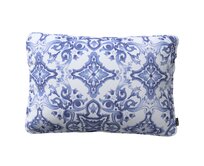 Dekoria Gabi - potah na polštář šňůrka po obvodu obdélníkový, modré vzory na bílém pozadí, 60 x 40 cm, Aria, 145-17