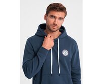 Pánská klokanová mikina s kapucí a nášivkou ve studentském stylu tmavě modrá Námořnická modrá, S