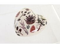 Dekorace "SRDCE SE ŠIŠKAMI" 11x11x4cm