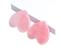 Klenoty Amber Guasha srdce růženín - masážní destička z pravého kamene