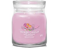 Yankee Candle vonná svíčka Signature ve skle střední Hand Tied Blooms 368g Fialová