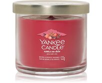 Yankee Candle vonná svíčka Signature Santa On Skis 122 g