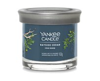 Yankee Candle vonná svíčka Tumbler ve skle malá Signature Bayside Cedar 122g Modrá