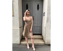 krátké šaty Jane Barva: světle hnědá světle hnědá