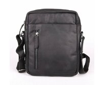 Středně velká černá kožená crossbody taška GreenWood no. 1049 černá, kůže