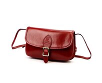 Tmavěčervená pevná kožená crossbody kabelka Florence 05 tmavěčervená, kůže