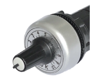 Potenciometr 10 kΩ / 5 kΩ jednootáčkový IP64 průměr zadlabačky 22 mm 10 kΩ