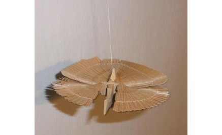 Ručně vyřezávaná štípaná holubička