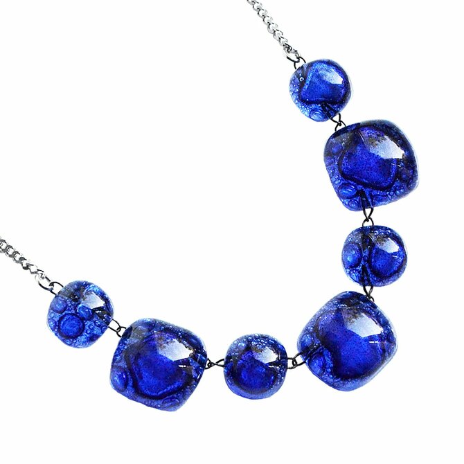 ArteGlass náhrdelník skleněný modrý bublinový složený