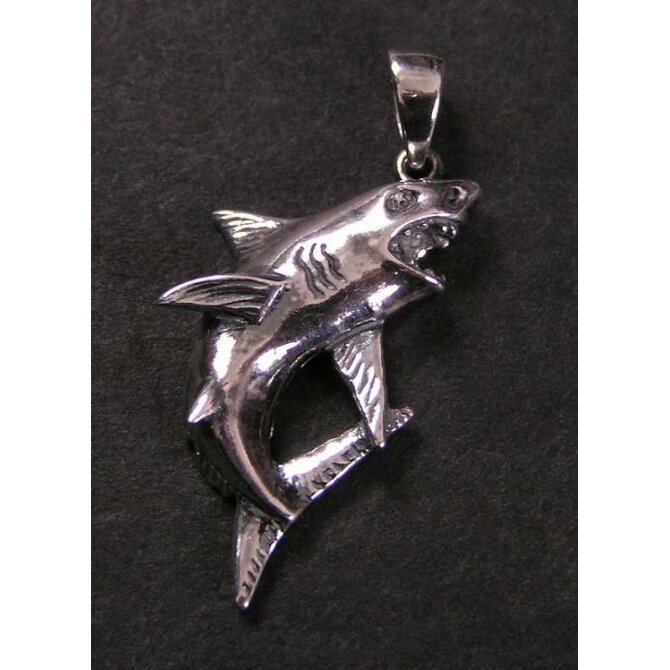 Rozzuřený žralok - varianta 2 - stříbrný přívěsek