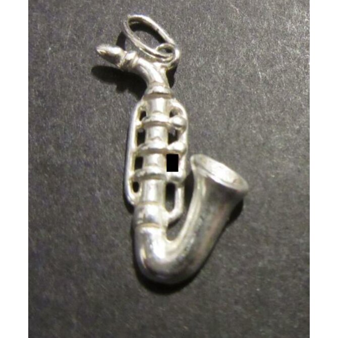 Malý saxofon - přívěsek ze stříbra