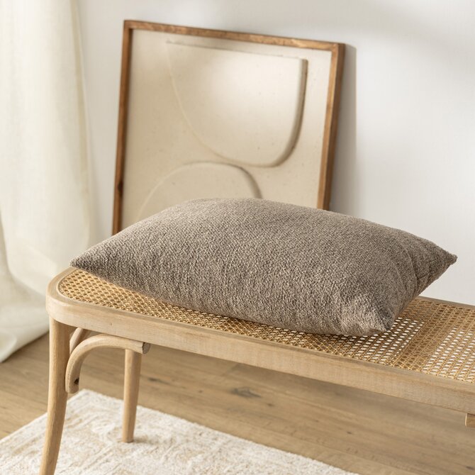 Dekoria Kinga - potah na polštář jednoduchý obdélníkový, tmavě béžová melanž, 60 x 40 cm, Boucle Mist, 145-45