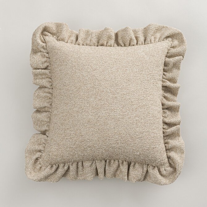 Dekoria Potah na polštář Paula s volánem, béžová melanž, 45 x 45 cm, Boucle Mist, 145-43