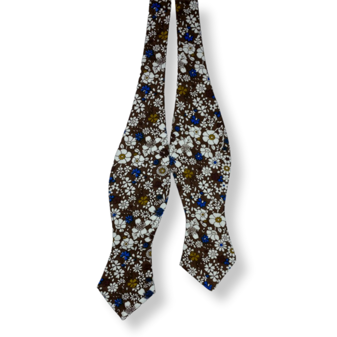 Hnědý bavlněný vázací motýlek s květy Diamond Modrá, Bavlna