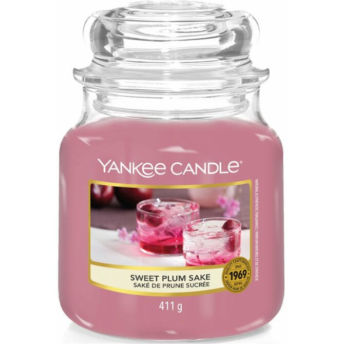Yankee Candle vonná svíčka Classic ve skle střední Sweet Plum Sake 411 g Růžová