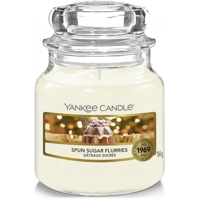 Yankee Candle vonná svíčka Classic ve skle malá Spun Sugar Flurries 104 g Krémová