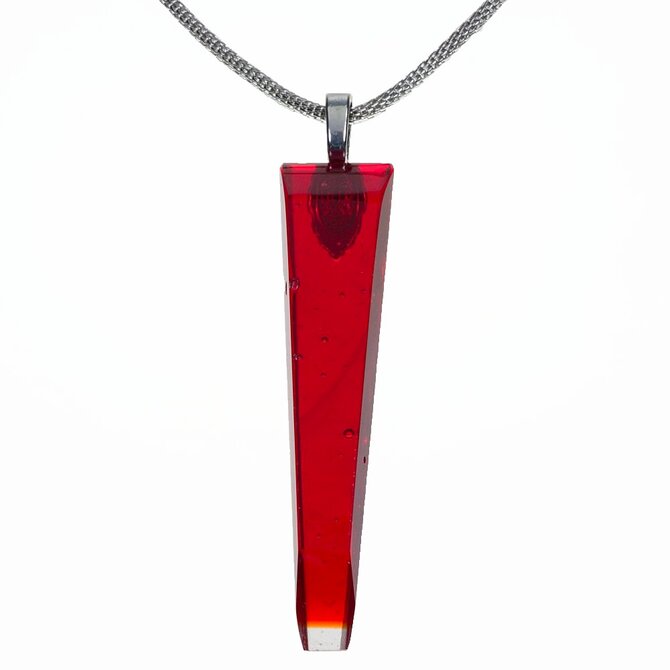WAGA - Broušený skleněný šperk červený PRV0803